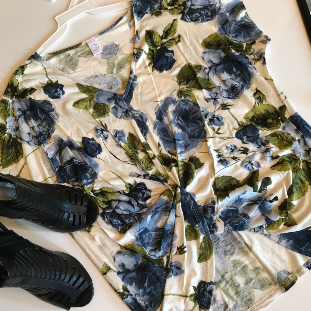 Knotted hem top by Sweet Sugar and Sunshine9